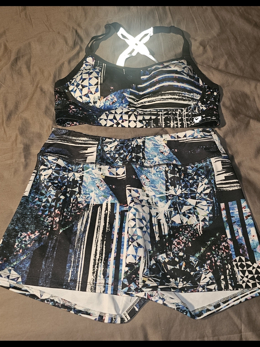 shosho Black & Blue Geometric Active Set Sport Bra & Bike Shorts
